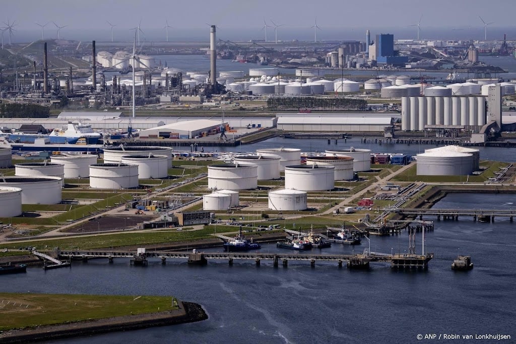 Stroomstoring in Botlek Rotterdam verholpen, bedrijven starten op