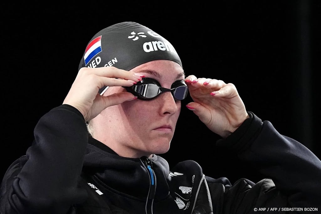 Zwemsters Steenbergen en Giele buiten podium op 50 rug EK