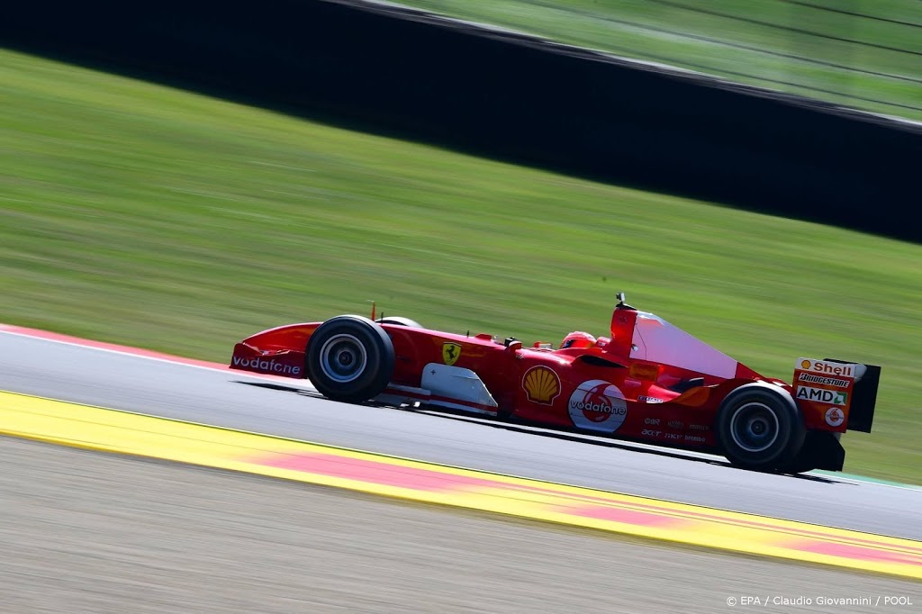 Mick Schumacher rijdt in Ferrari van vader over Mugello