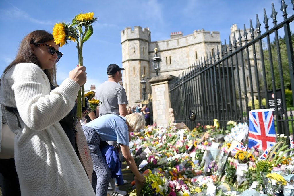 Bijna helft Britten huilde om dood koningin Elizabeth