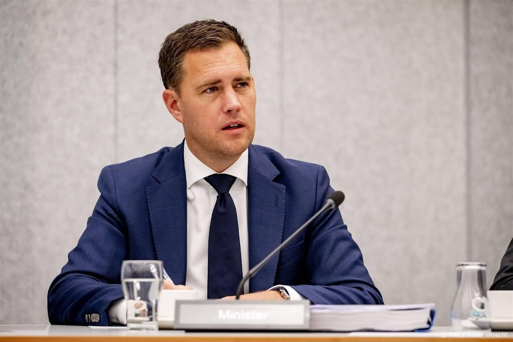 Minister Heinen in miljoenennota: geld moet eerst verdiend worden