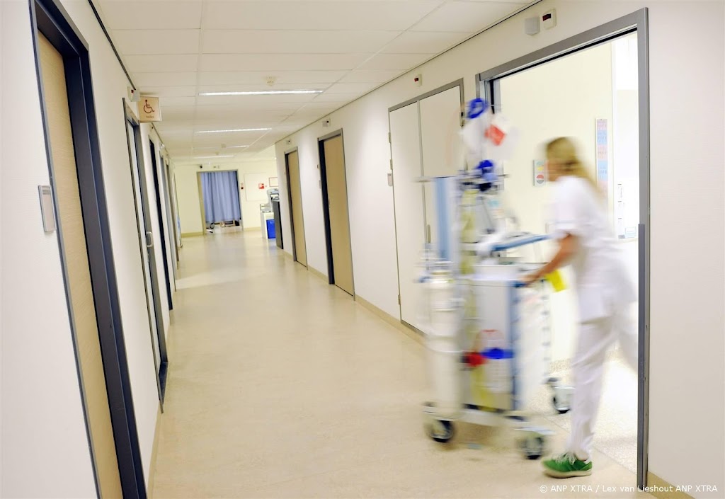 Ziekenhuizen: kabinet hoopt wel erg op AI en minder schrijfwerk 