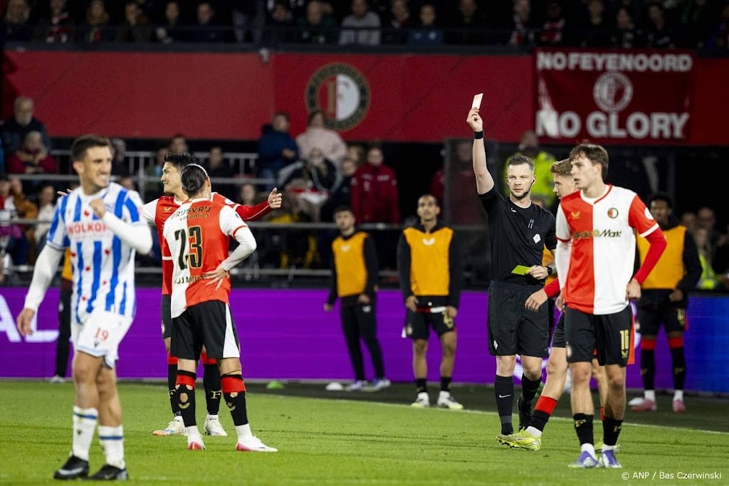 Van Persie vindt rode kaart voor Hadj Moussa onterecht