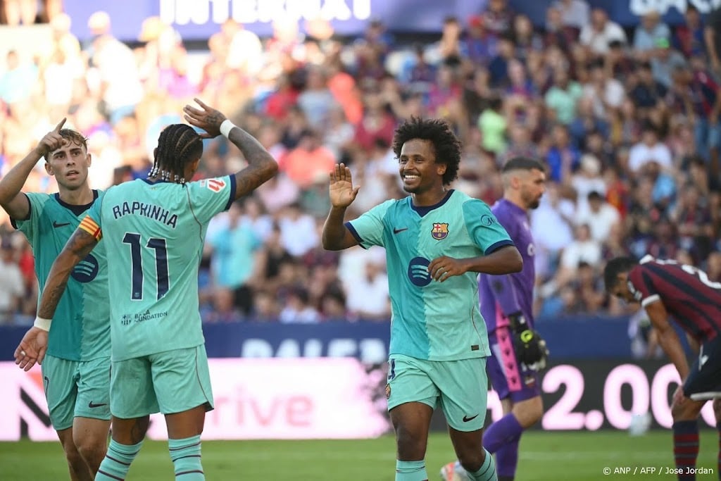FC Barcelona blijft zonder puntenverlies na uitzege op Levante