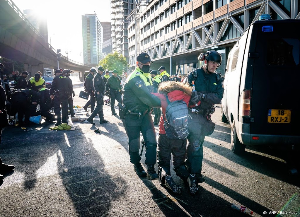 NVJ en AD willen uitleg van politie over aanhouding journalisten