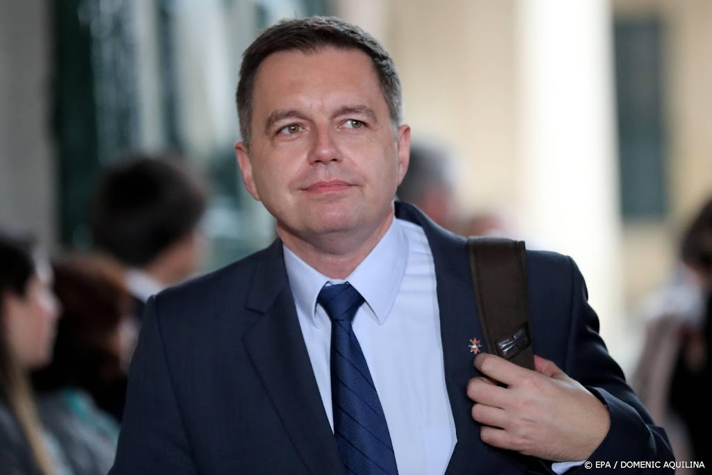 Slowaakse bankgouverneur blijft aan ondanks omkoopbeschuldiging