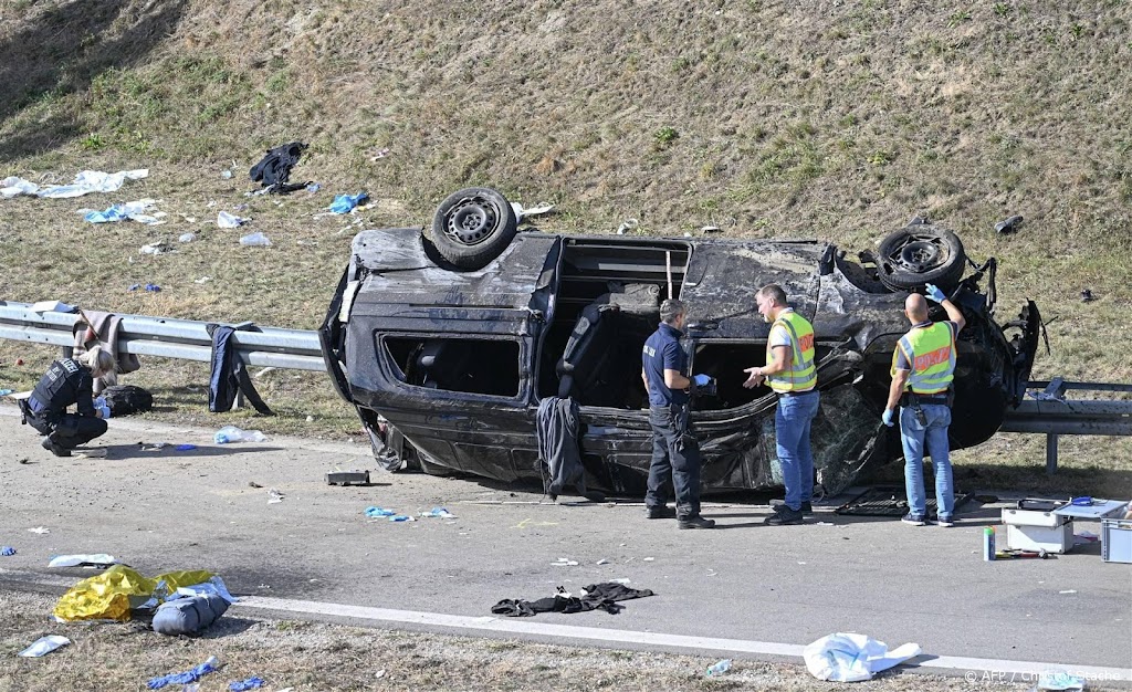 Zeker zeven doden bij ongeluk met wagen met migranten in Beieren