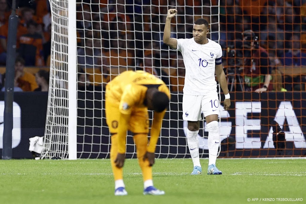 Oranje verliest van Frankrijk en zakt naar derde plaats in poule 