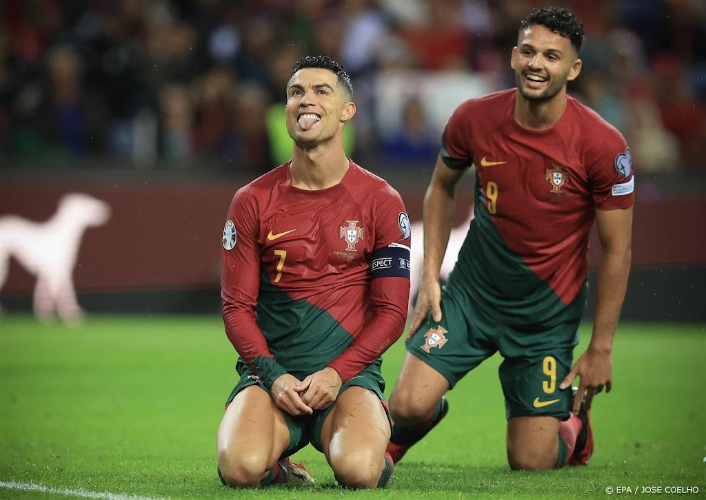 Ronaldo na zege met Portugal op Slowakije voor zesde keer naar EK