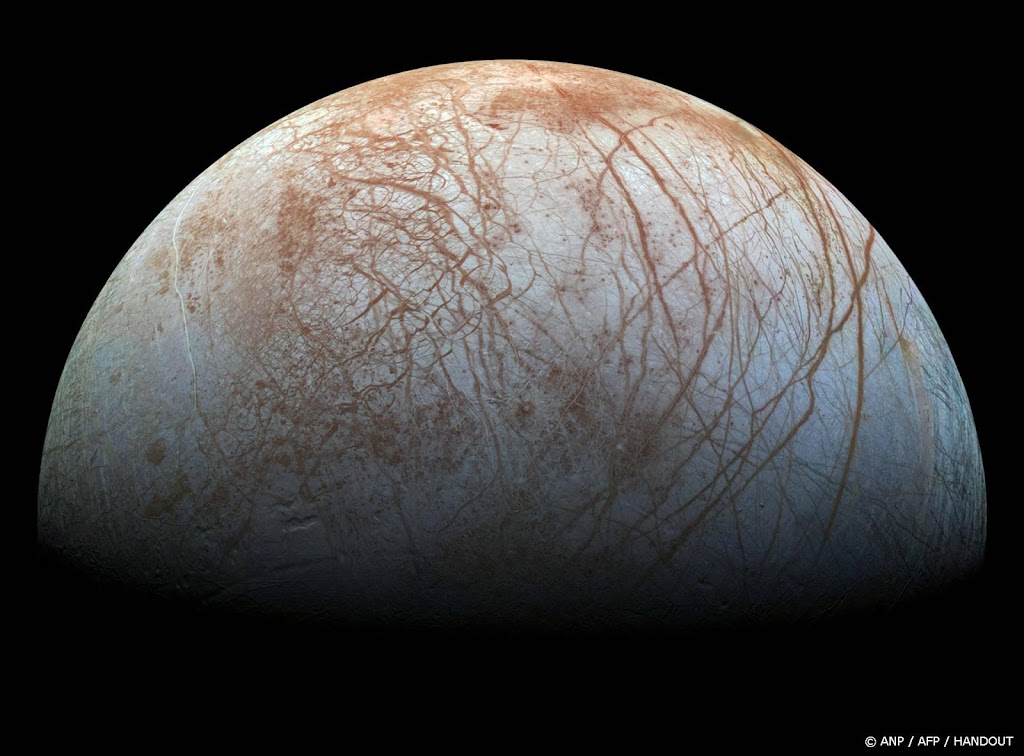 Amerikanen zoeken of leven mogelijk is op Jupitermaan Europa