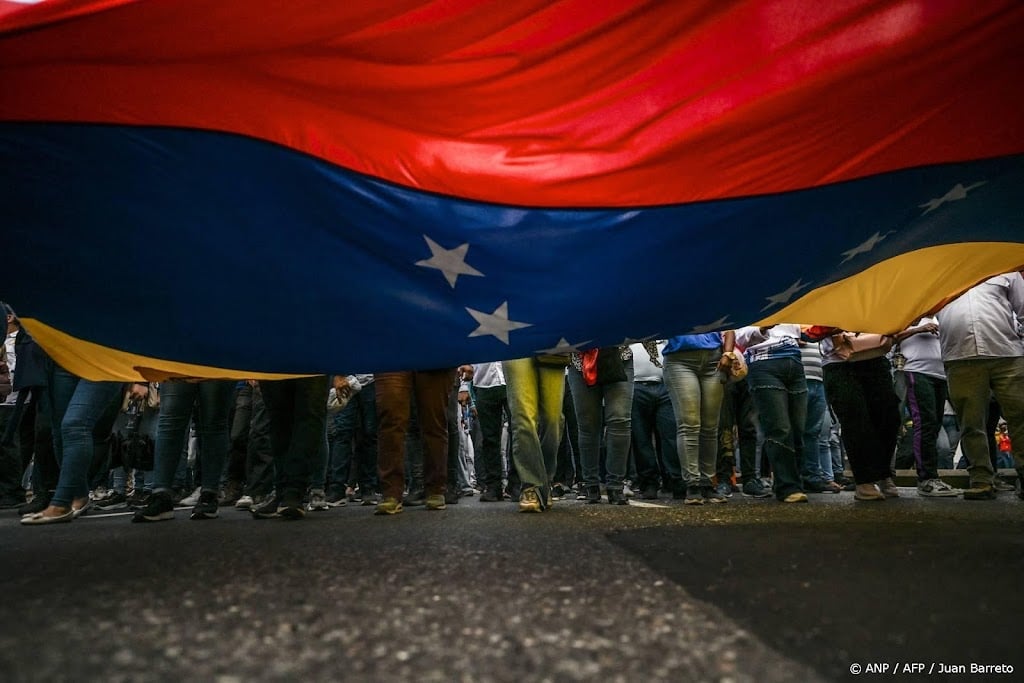 Venezuela sluit ambassades in Noorwegen en Australië