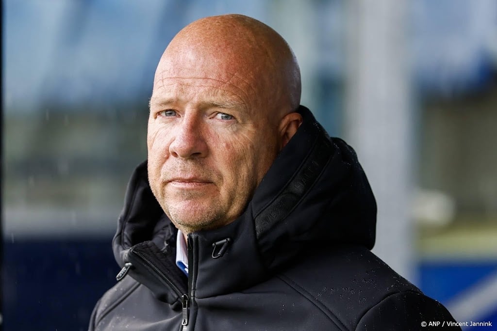 PEC Zwolle ontslaat na acht speelronden trainer Van der Vegt