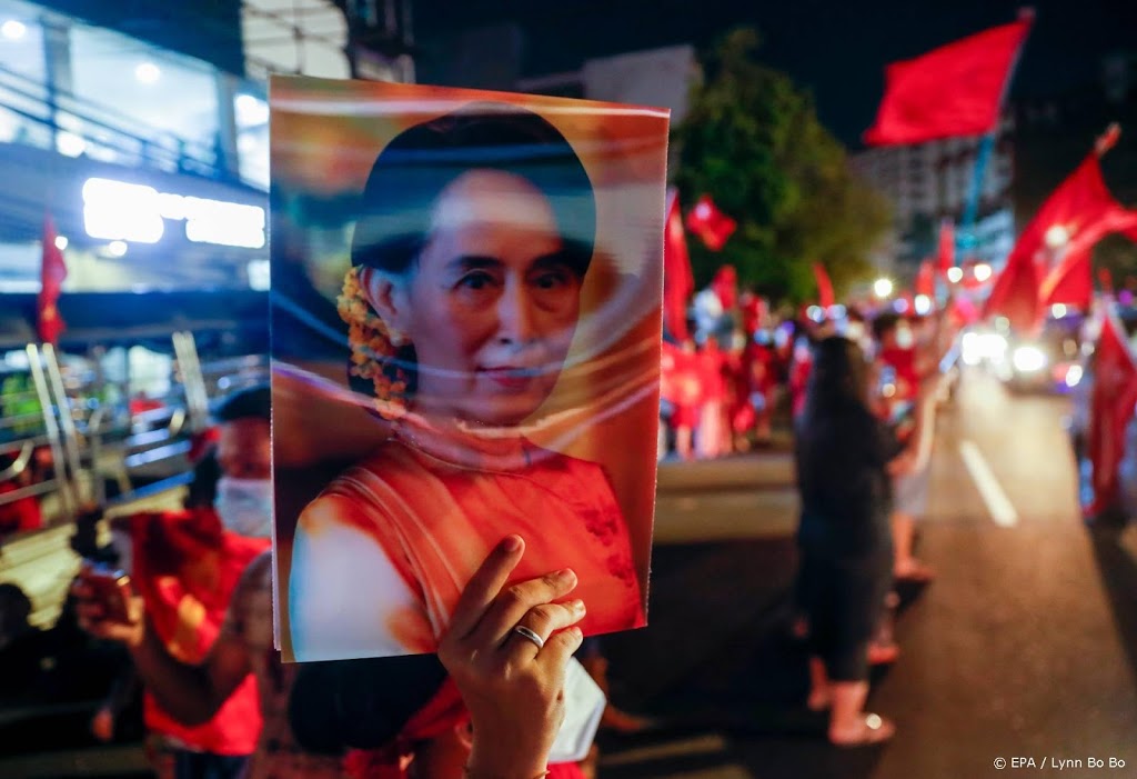 Partij Nobelprijswinnares Suu Kyi wint verkiezingen Myanmar