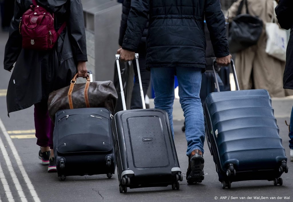 Deel van op Sardinië gestrande toeristen onderweg naar Nederland