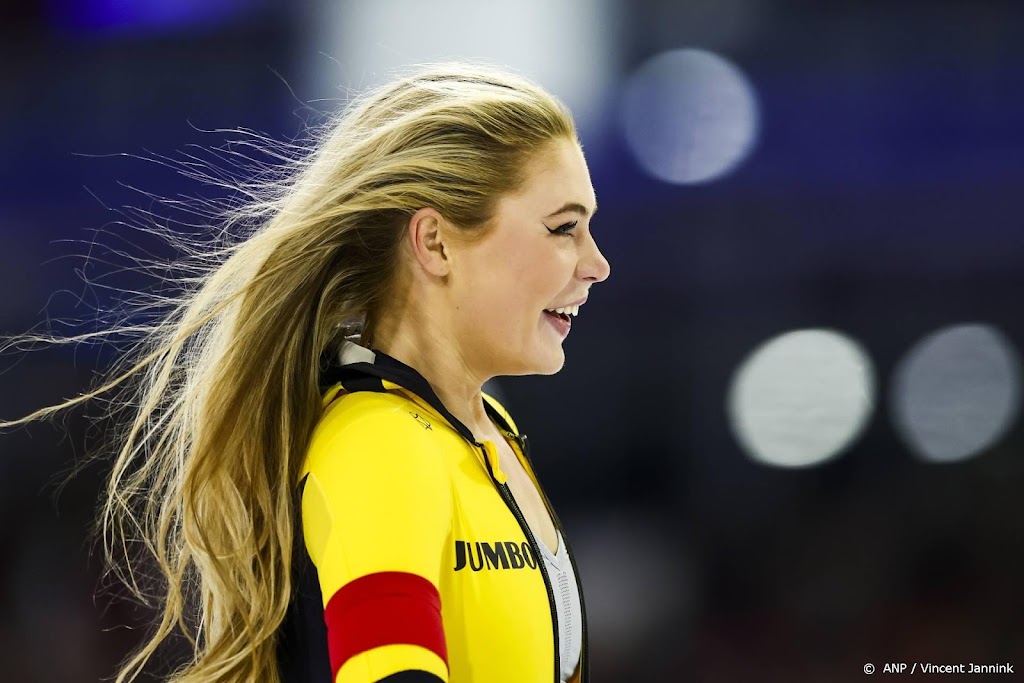 Schaatsster Leerdam klopt rivale Takagi en wint 1000 meter