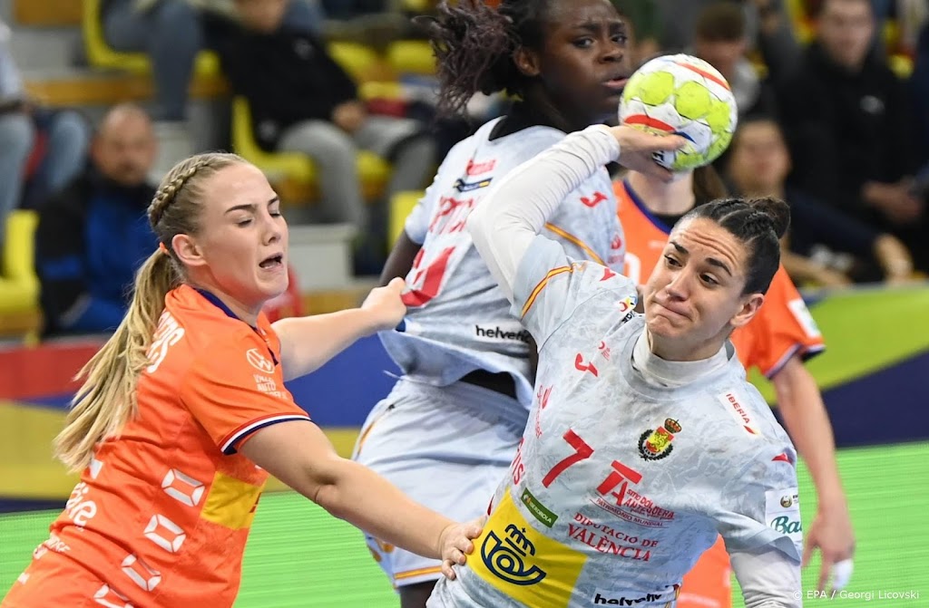 Handbalsters schieten niks op met gelijkspel tegen Spanje op EK