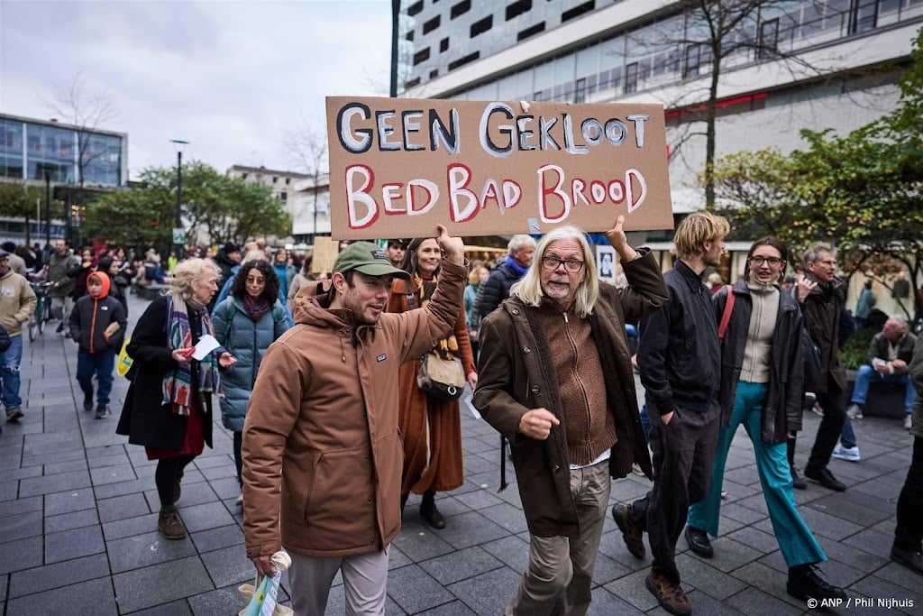 Raad Rotterdam stemt voor stoppen bed-bad-broodregeling