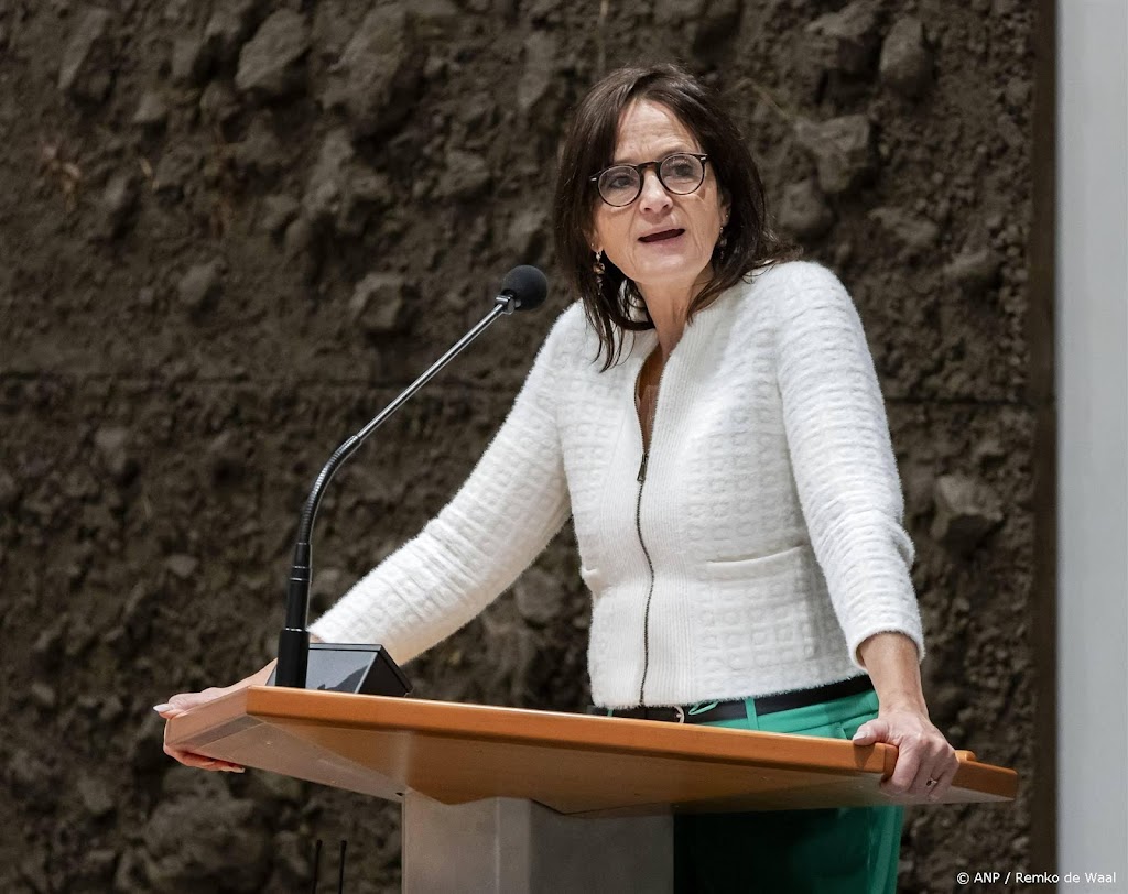 Van Vroonhoven spreekt van gezagscrisis rond geweld Amsterdam