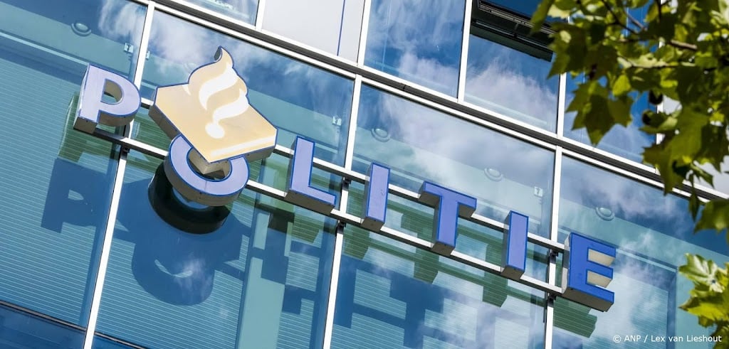 Ramkraak bij winkelpand in Goes