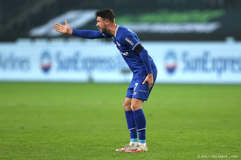 Schalke-aanvaller Uth houdt hersenschudding over aan botsing