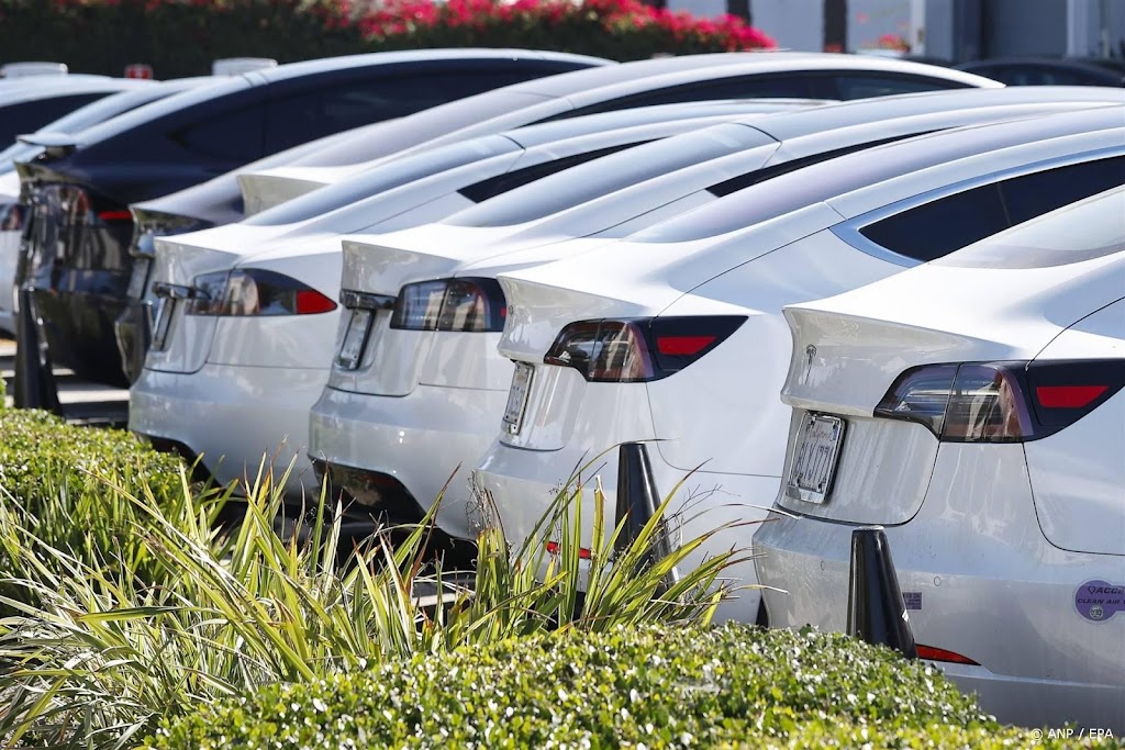 Tesla roept 2 miljoen auto's terug om problemen met Autopilot