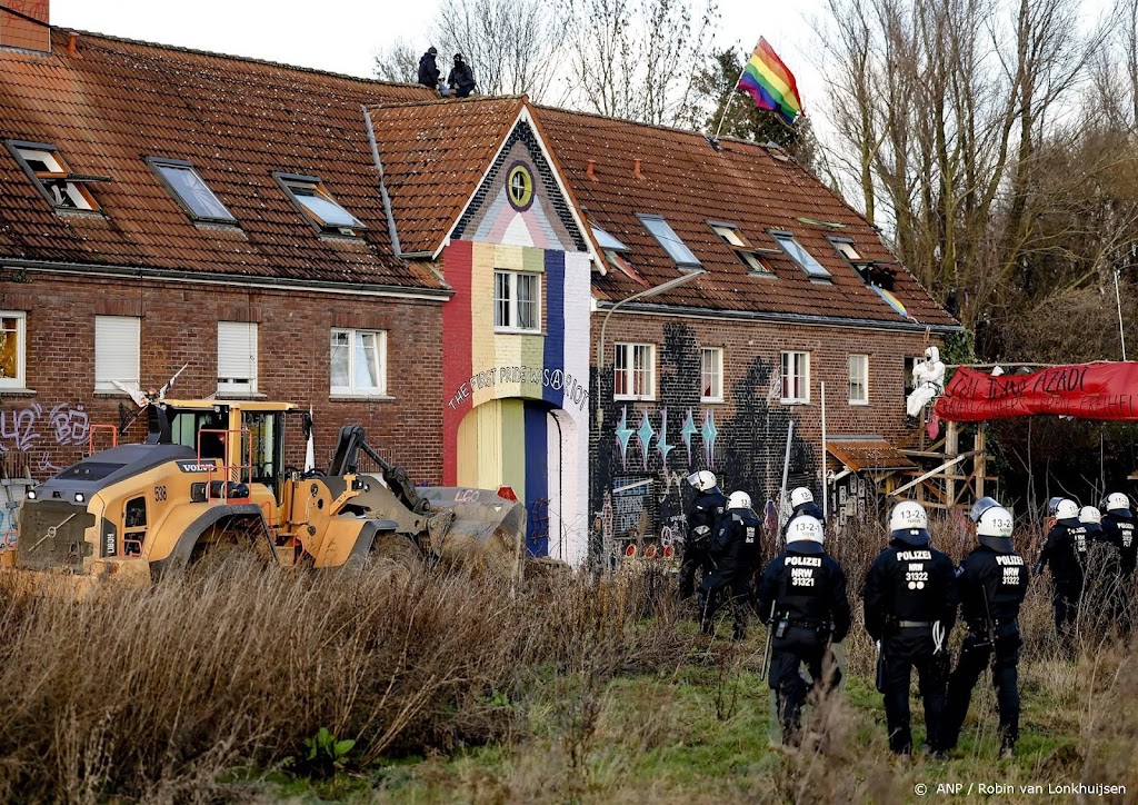 Duizenden mensen bij Lützerath voor demonstratie tegen ontruiming