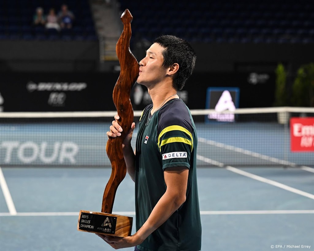 'Lucky loser' Kwon verrast met titel tennistoernooi Adelaide