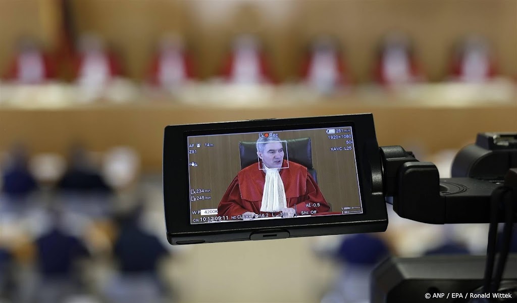 Duitse voetbalcompetitie moet politiekosten blijven betalen