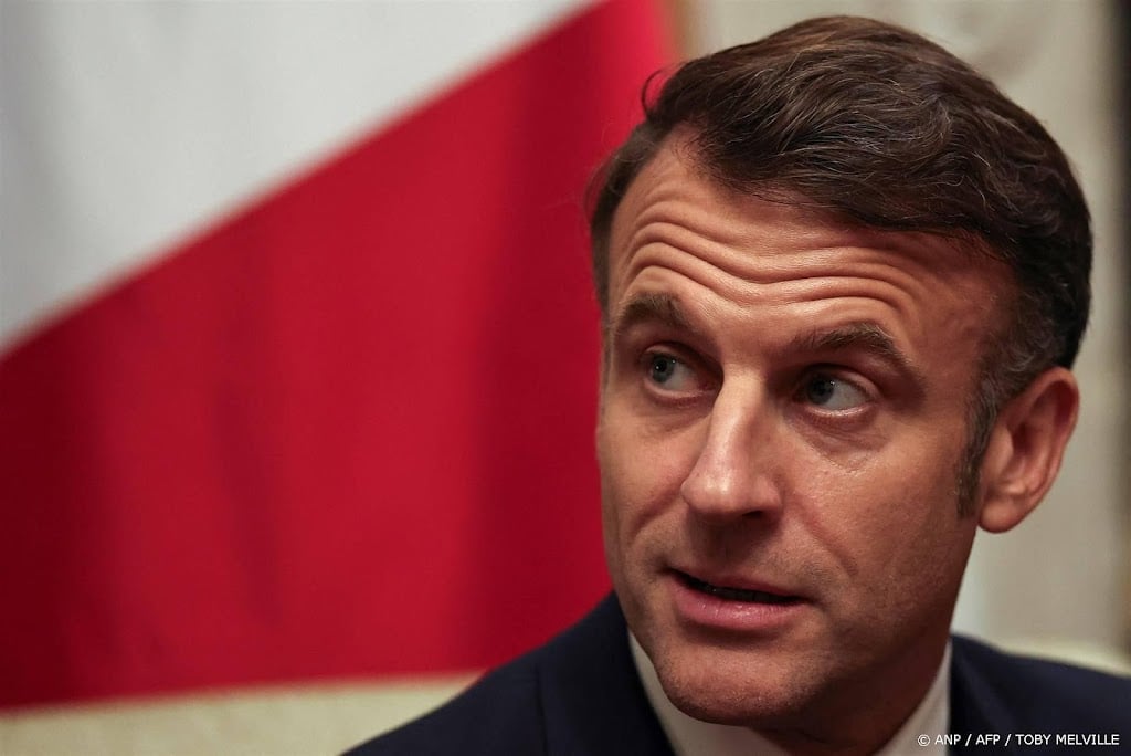 Macron reist vrijdag naar Libanon