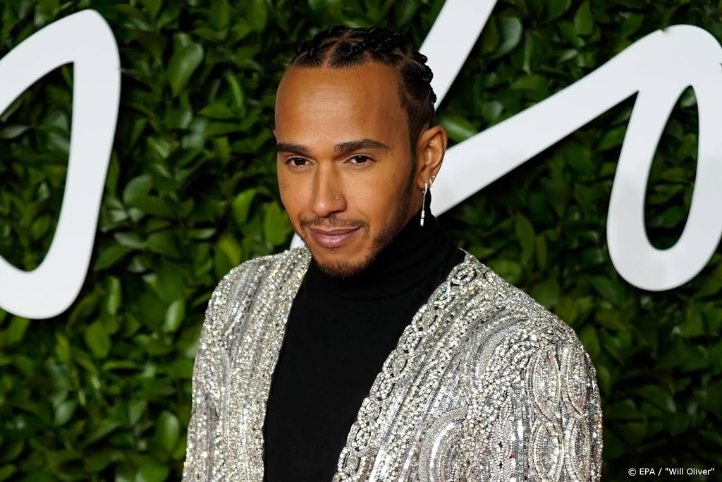 Mercedes showt nieuwe 'liefde' van Hamilton