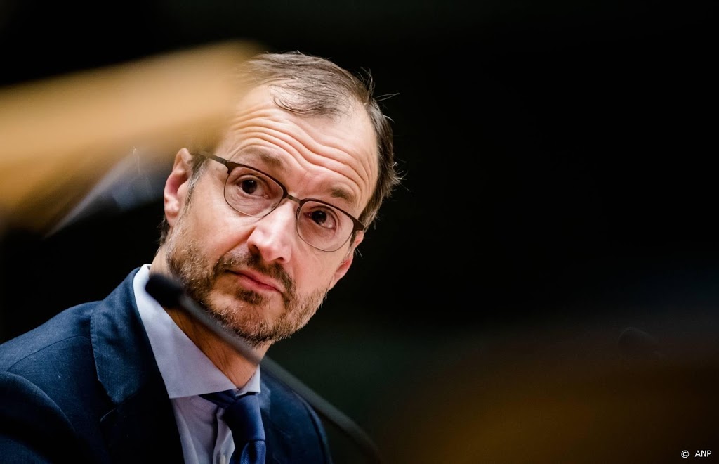 Wiebes: nu geen hulp aan door coronavirus getroffen bedrijven