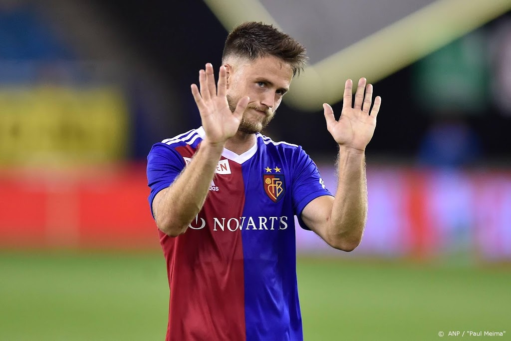 Van Wolfswinkel moet uit voorzorg weer aan de kant blijven