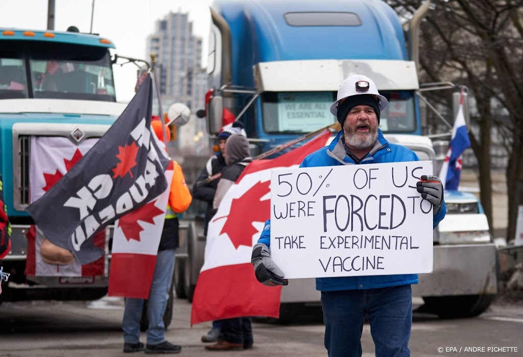 Ontario trekt meer coronamaatregelen in en heft vaccinatiepas op