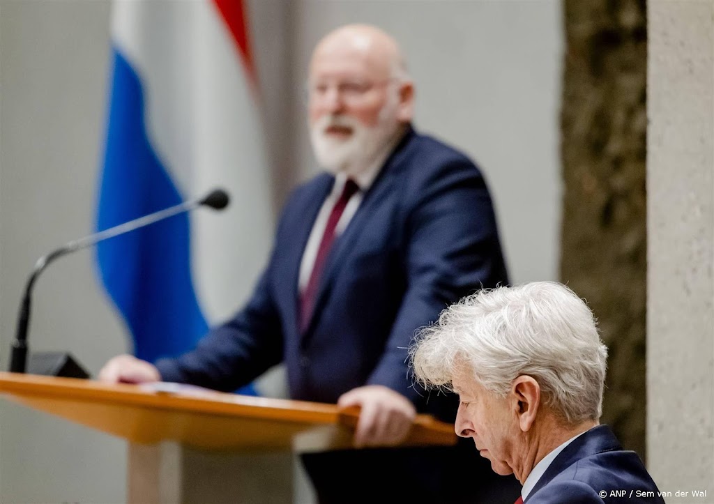 Timmermans twijfelt aan verslag Plasterk: spreidingswet ontbreekt