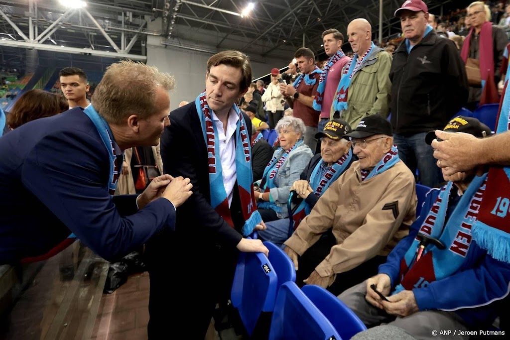 Investeerder Parry blijft Vitesse steunen na afwijzing overname