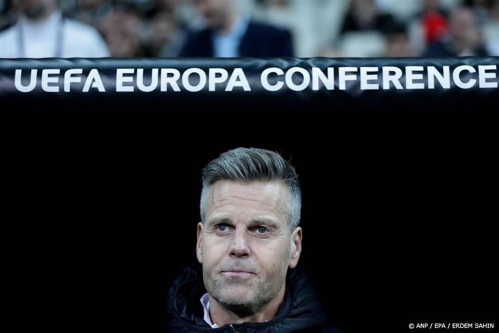 Trainer Knutsen wil het niet over toekomst bij Ajax hebben  