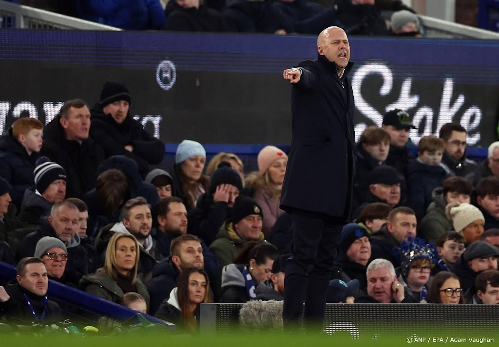 Liverpool-trainer Slot heeft spijt na rode kaart bij Everton
