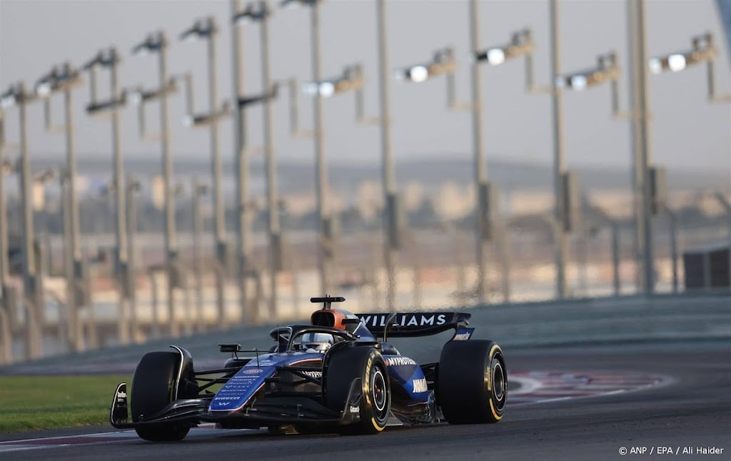 Sainz rijdt eerste meters in Williams met '1000 nieuwe details'