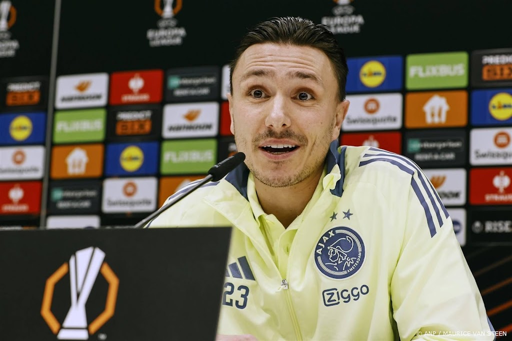 Aanvaller Berghuis (33) twee jaar langer bij Ajax