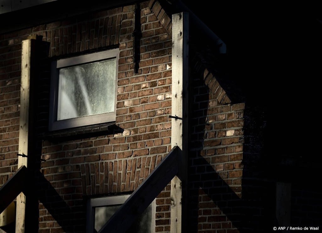 Toezichthouder: versterking huizen Groningen moet sneller