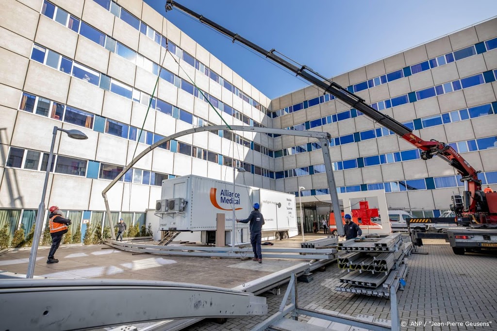 Coronatesttent voor academisch ziekenhuis in Maastricht