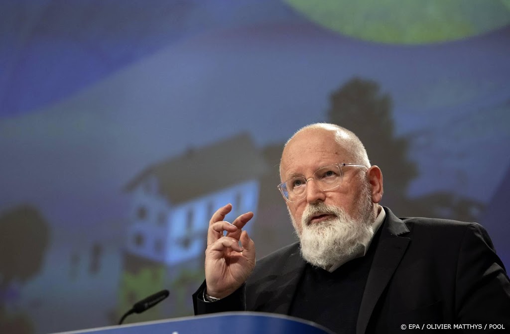 Timmermans erkent fouten van de EU bij bestellen vaccins