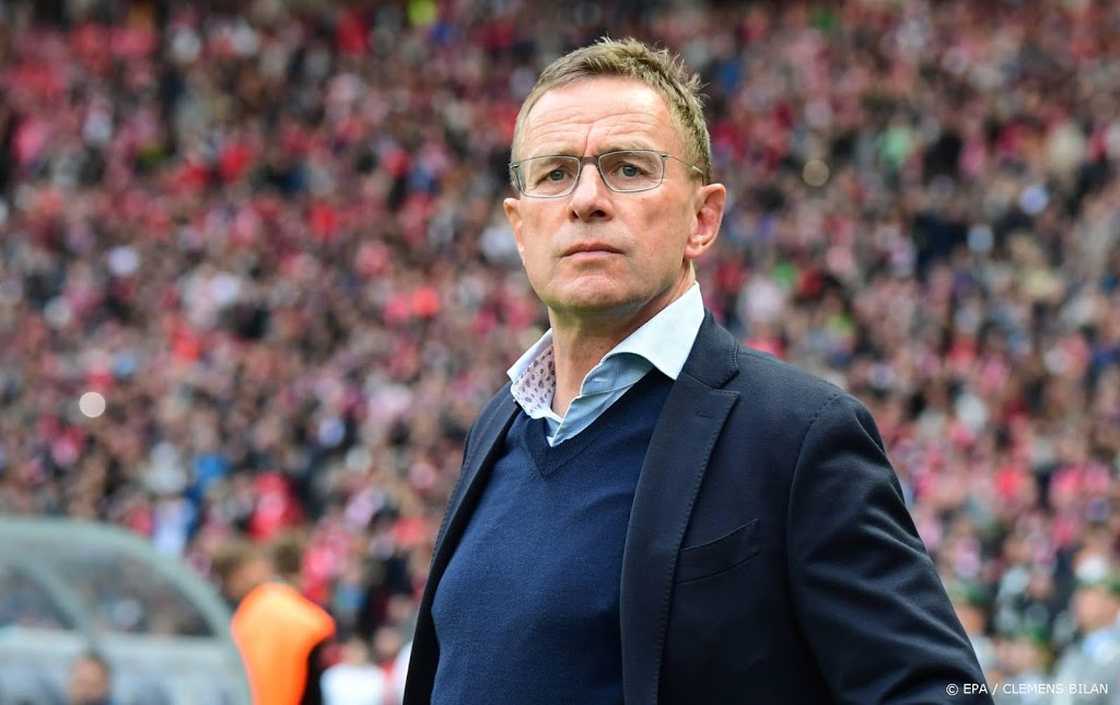 Fans Schalke in actie voor terugkeer trainer Rangnick