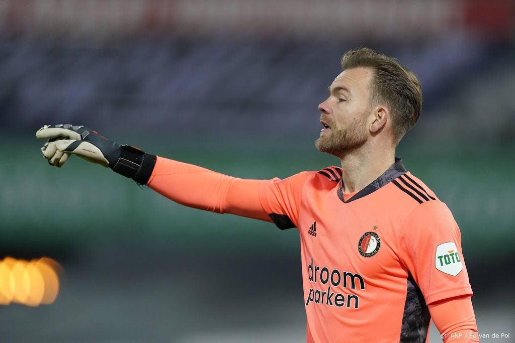 Marsman op doel bij Feyenoord, Advocaat start met 5 verdedigers