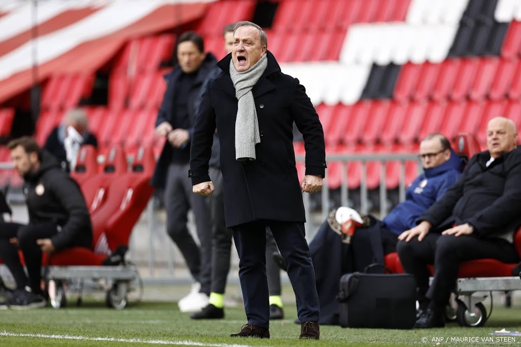 Advocaat geeft arbiter Nijhuis een pluim, Schmidt zwijgt