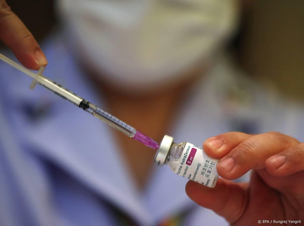 Nederland stopt voorlopig uit voorzorg met vaccin van AstraZeneca