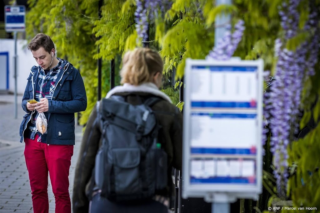 Limburg laat buschauffeurs rijden die geen Nederlands spreken