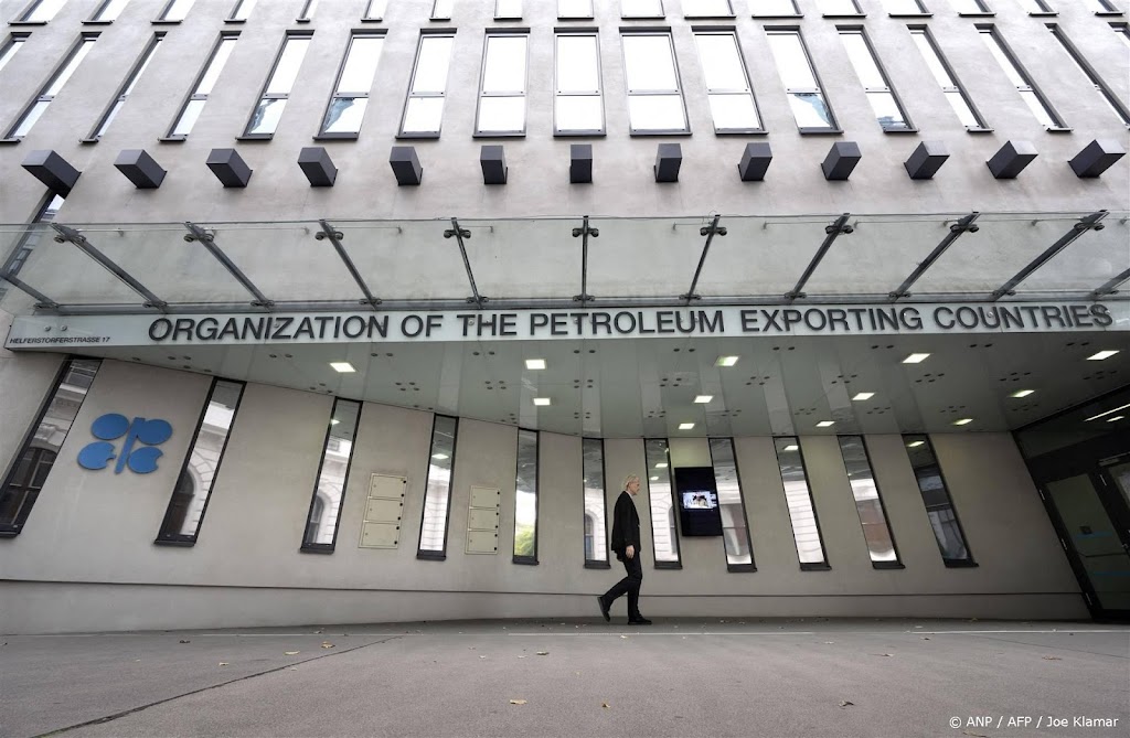 IEA rekent op krappe oliemarkt door lagere productie OPEC+