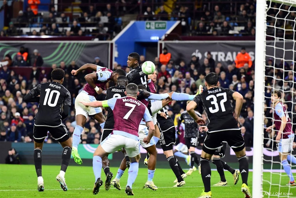 Ajax klaar in Conference League na kansloos verlies bij Aston Villa