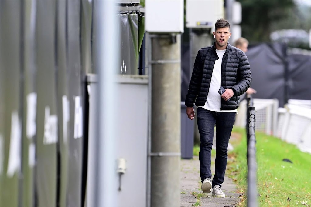 Ajax en Huntelaar per direct uit elkaar